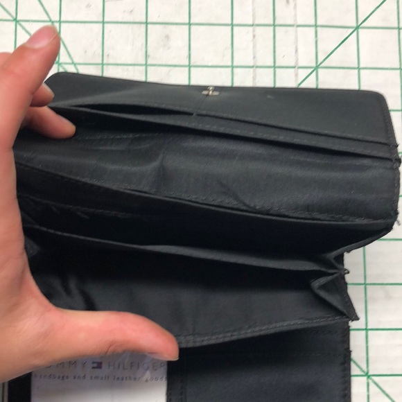Tommy Hilfiger Wallet - Picture 3 of 6
